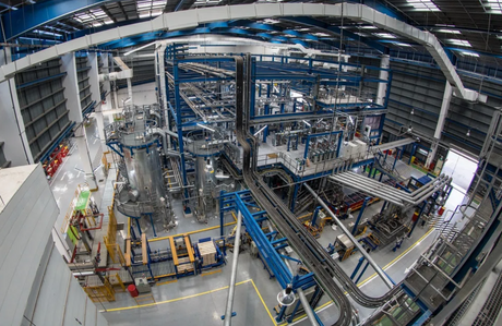 Sinopec, Shell and Total at Singapore Tuas: The World’s Leading Lubricant Producers Operating at One Global Manufacturing Standard